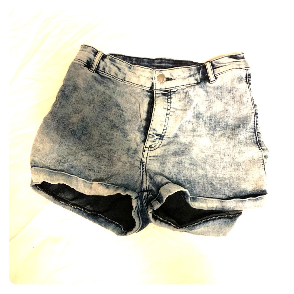 Acid wash, jean shorts.